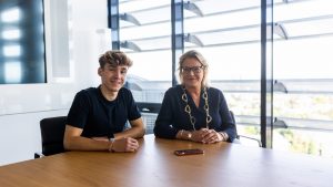 Beiträge 6 Niclas Jakob und Felicitas von Kyaw, beide Vodafone, engagieren sich für das Next Gen Lab